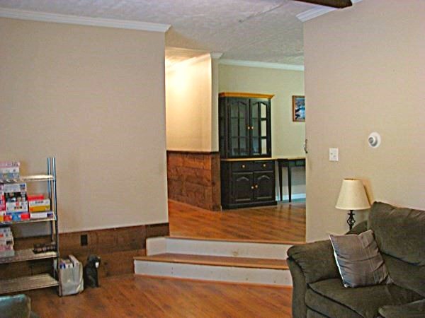 106 S Pickens St