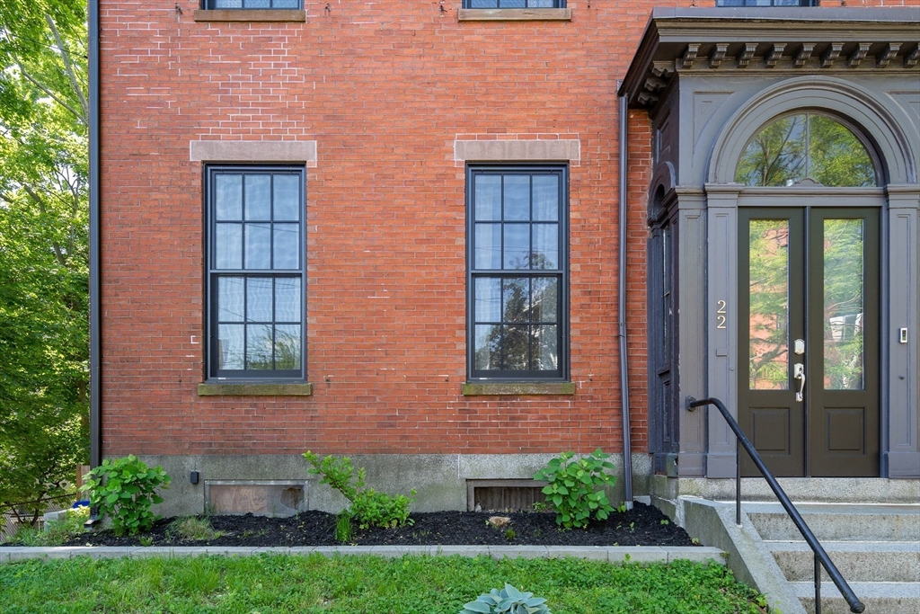 22 Kenilworth St