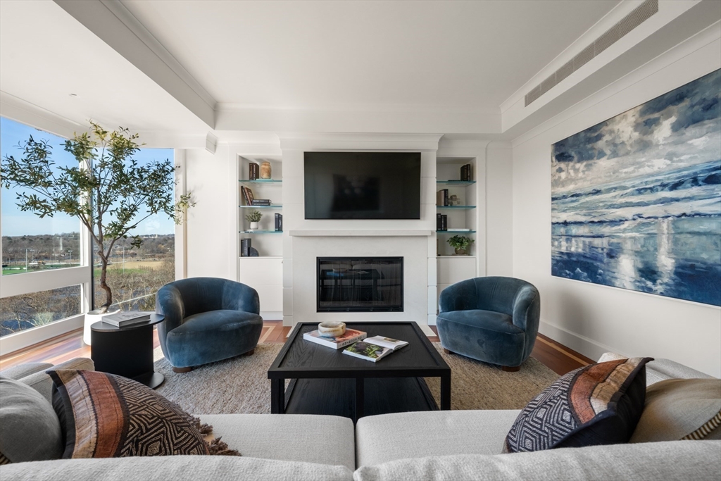 975 Memorial Drive 1105