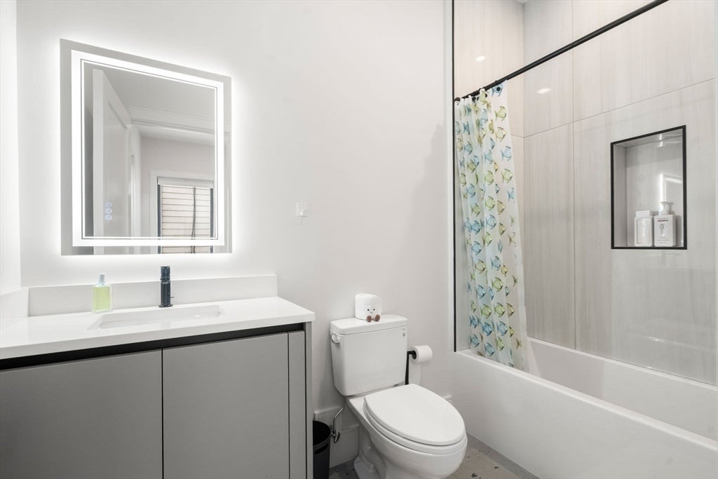 116 Thorndike St #116, Brookline, MA Photo #11