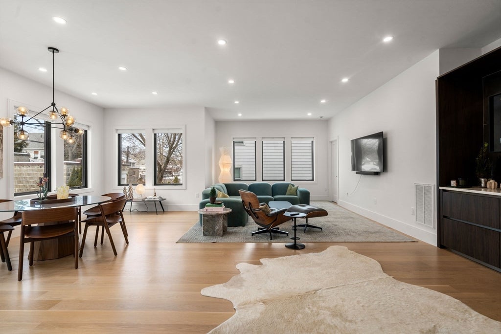 116 Thorndike St #116, Brookline, MA Photo #3
