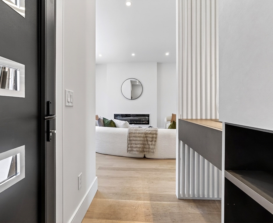 10 Pennsylvania Ave 1