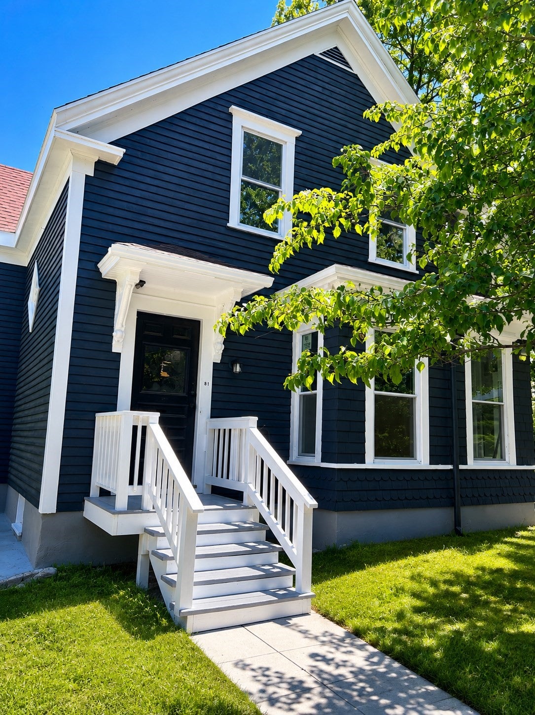 81 Oak St