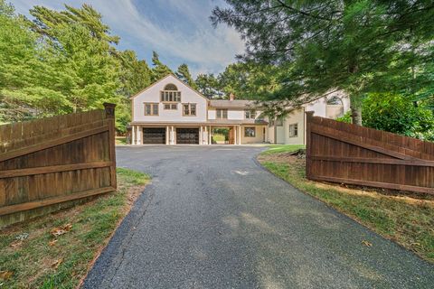 31 Fortune Dr Plymouth MA 02360