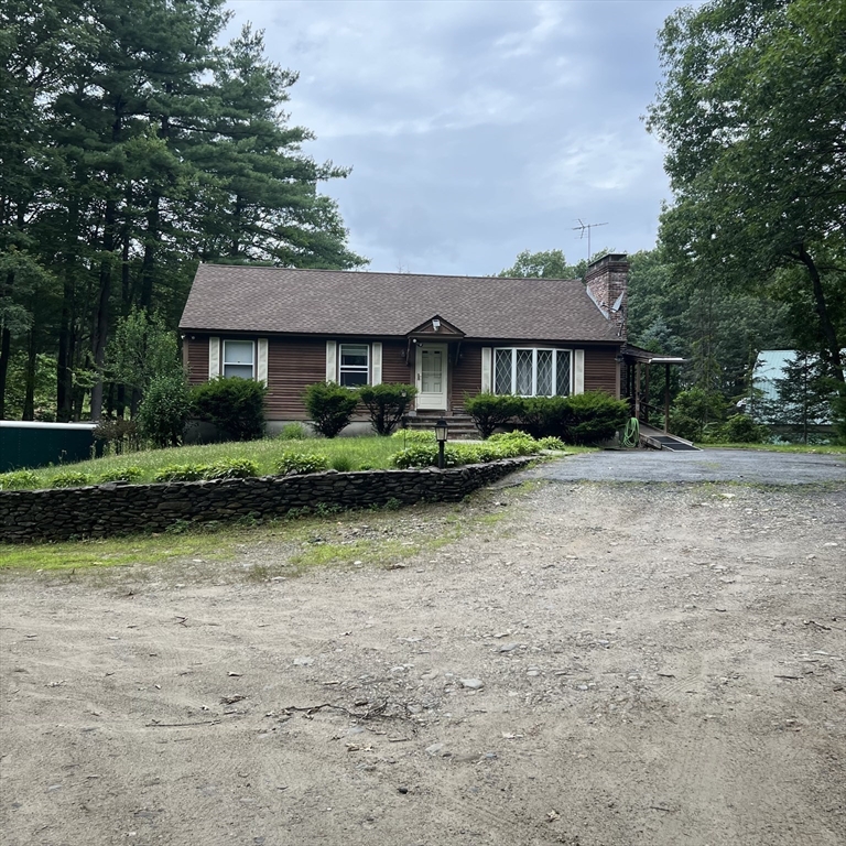 64 Hollis Rd