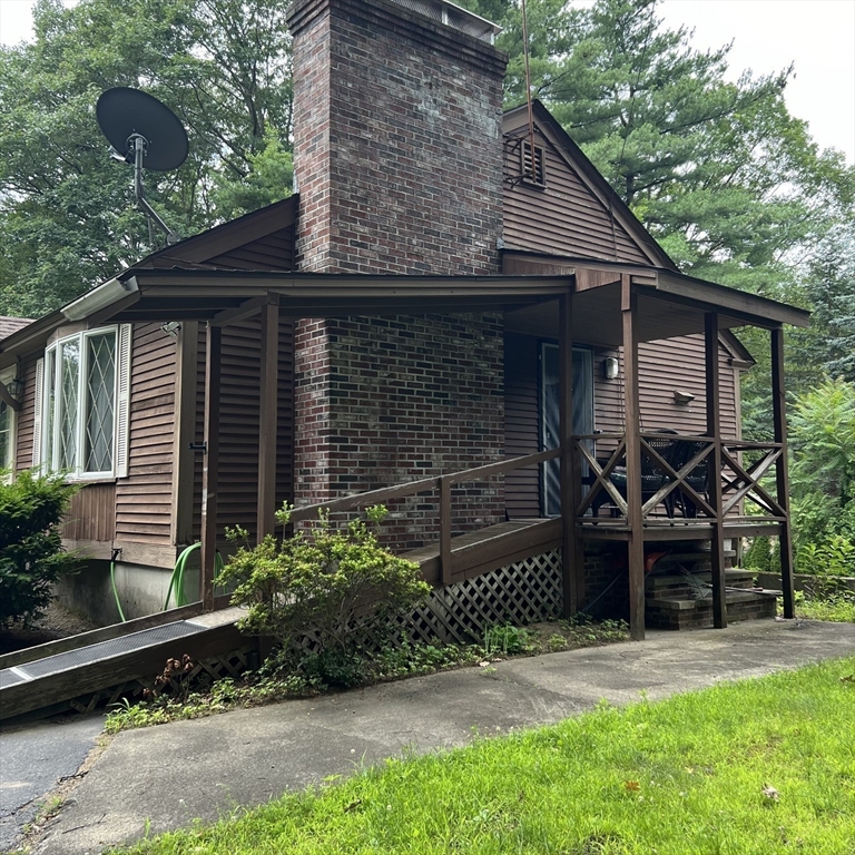 64 Hollis Rd