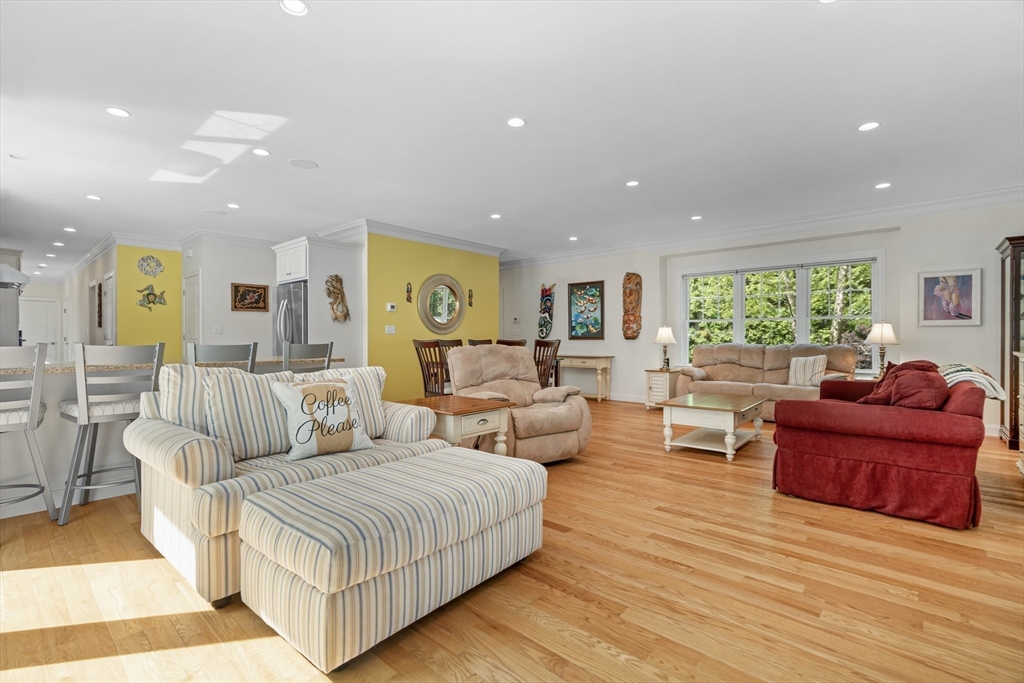 85 Knollwood Drive