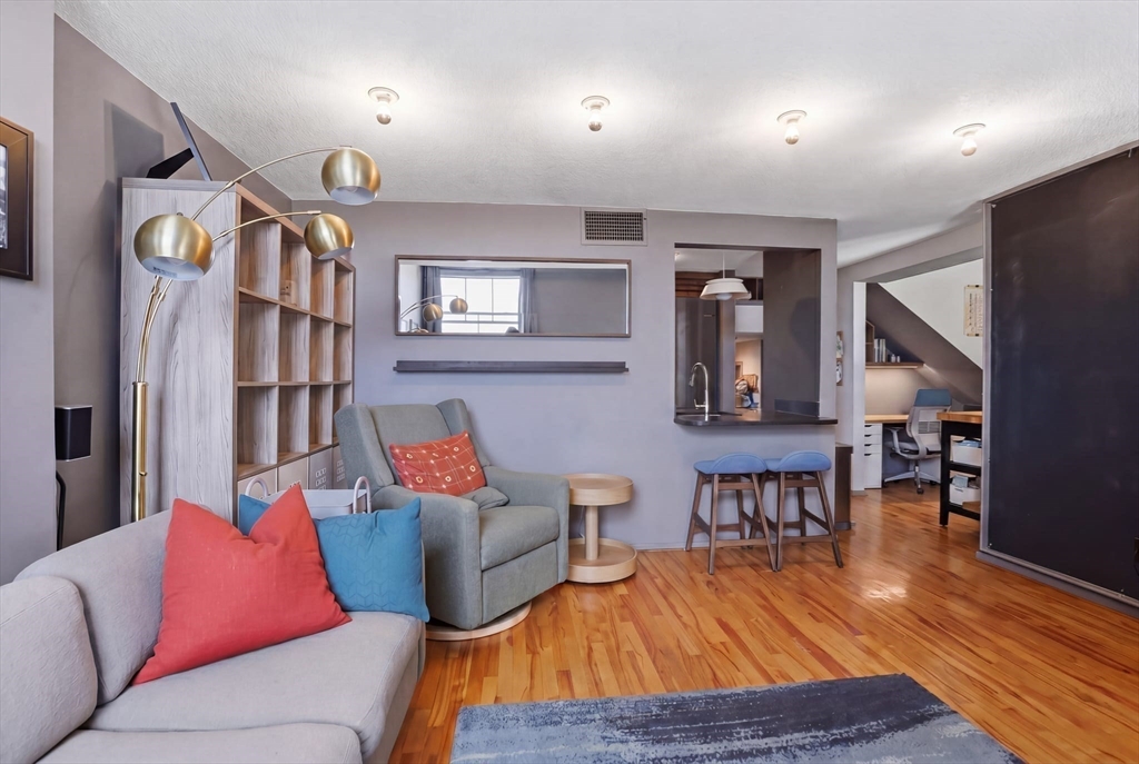 51 Pettee St 47