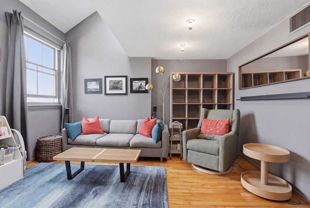 51 Pettee St 47