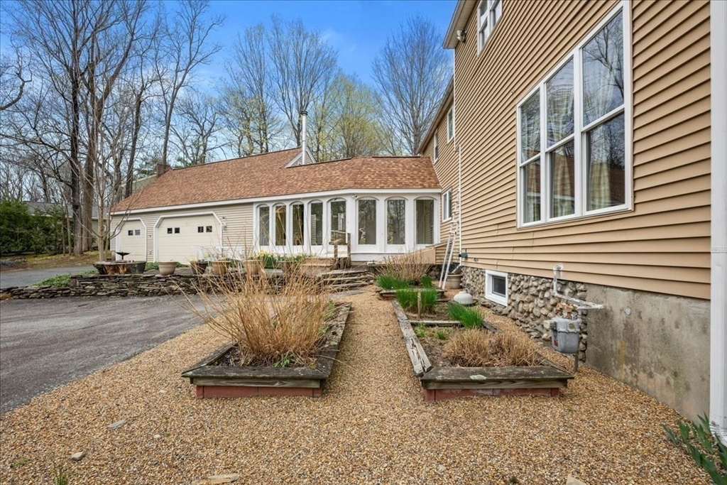 3 Dara Ln