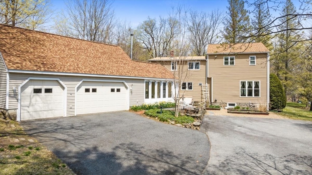 3 Dara Ln