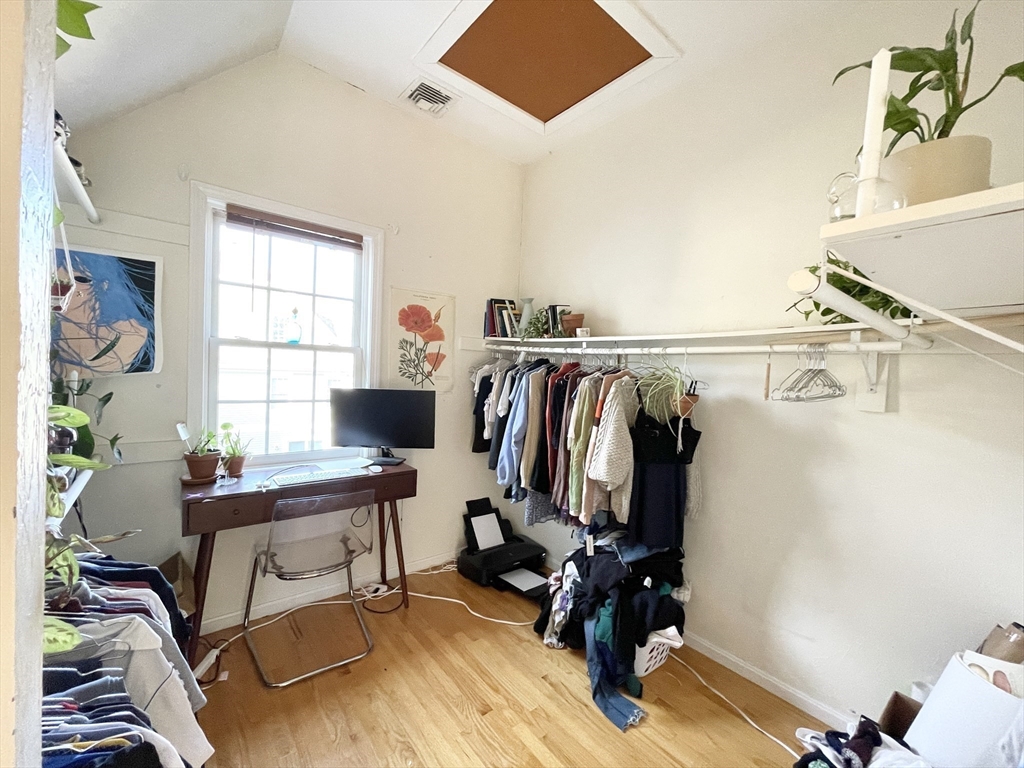6 Harleston St 6