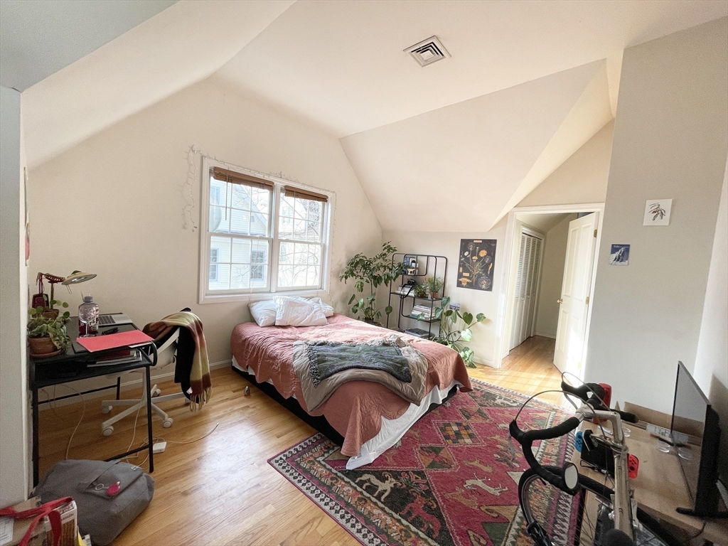 6 Harleston St 6