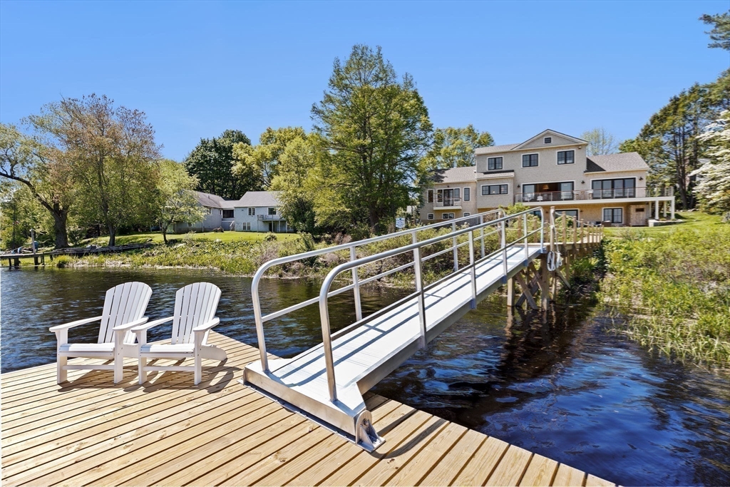 38 Old Shipyard Ln
