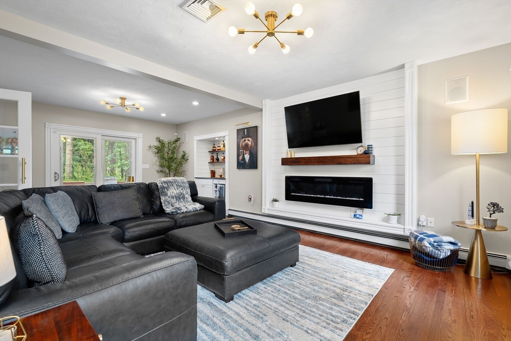 159 Pond St