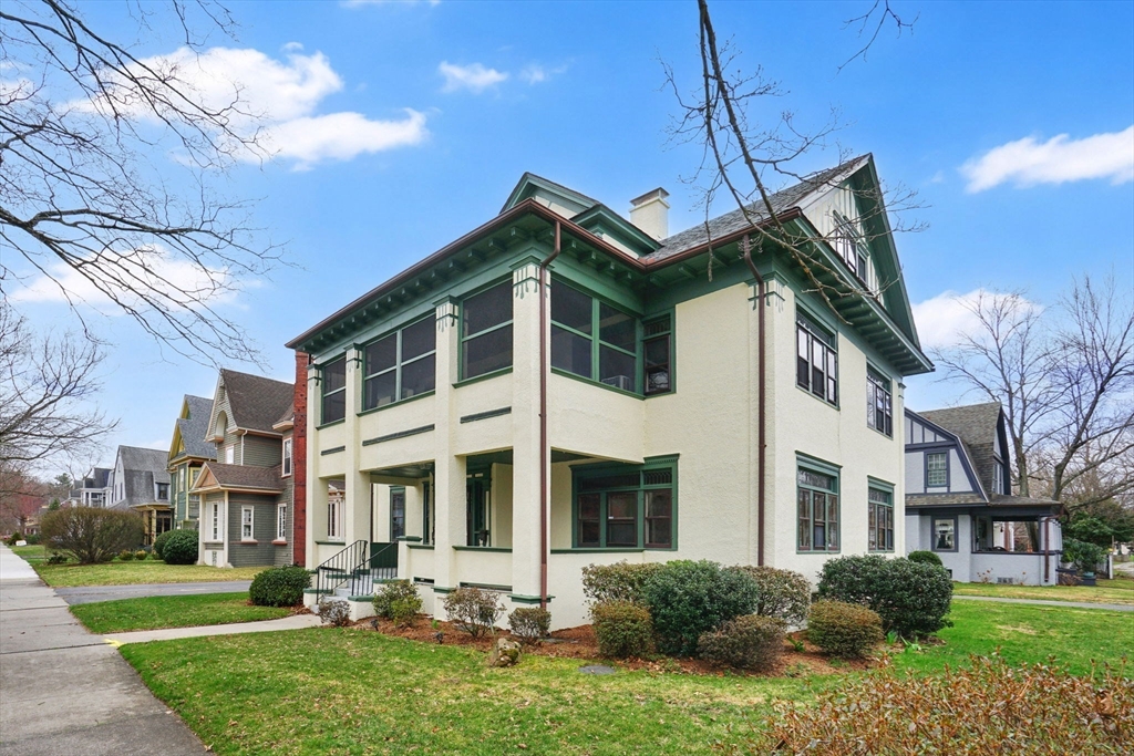 62 Firglade Ave