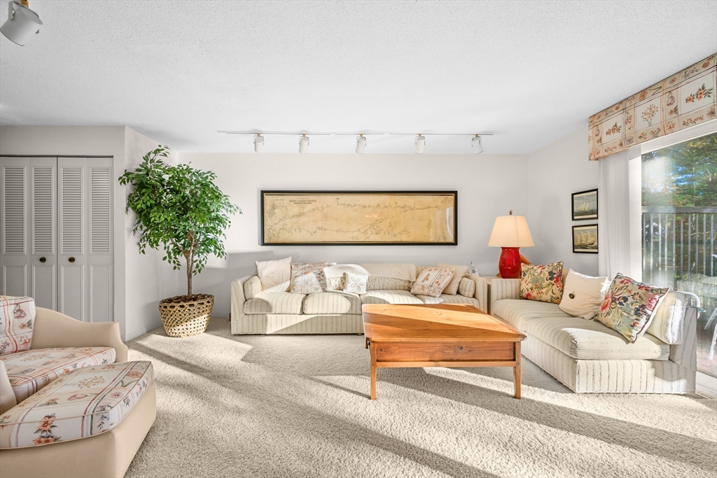 144 Strawberry Mdws 144