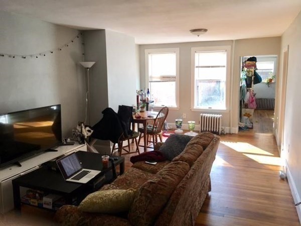 223 W 2nd St