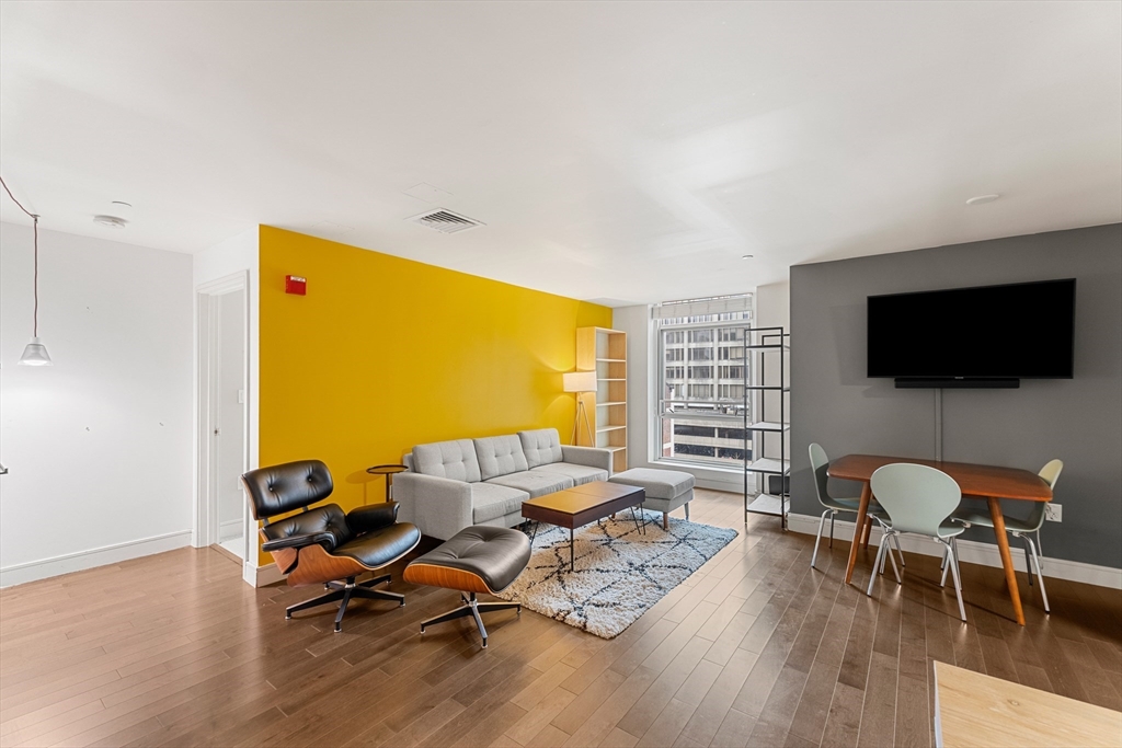 700 Harrison Ave 516