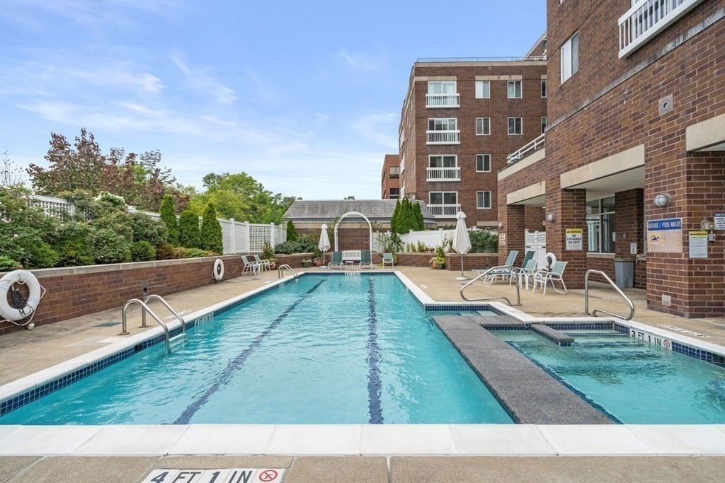 950 Massachusetts Ave 417