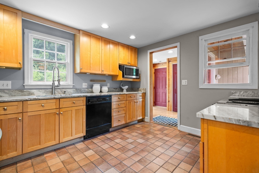 10 Carlida Rd