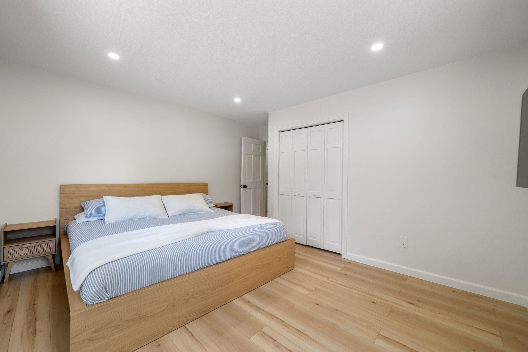 247 Fremont St, Taunton, MA Photo #24