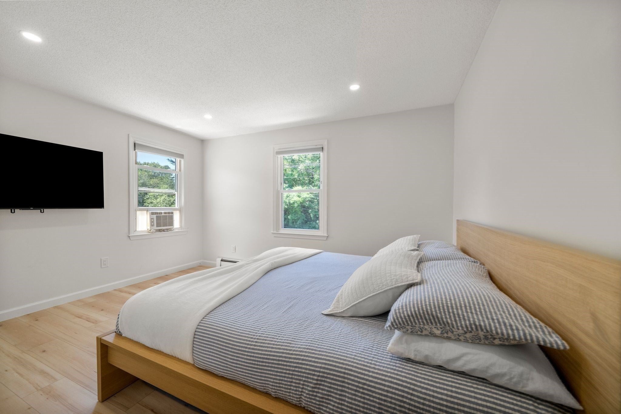 247 Fremont St, Taunton, MA Photo #25