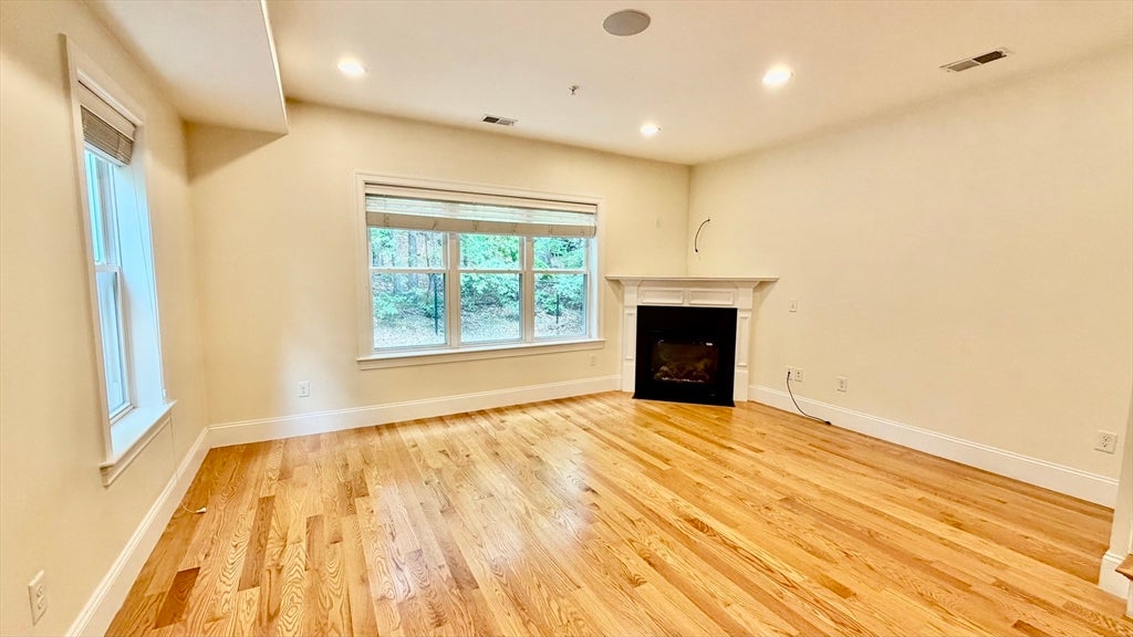 865 Lagrange St #4, Boston, MA, 865 Lagrange St #4, Boston, MA Photo #2