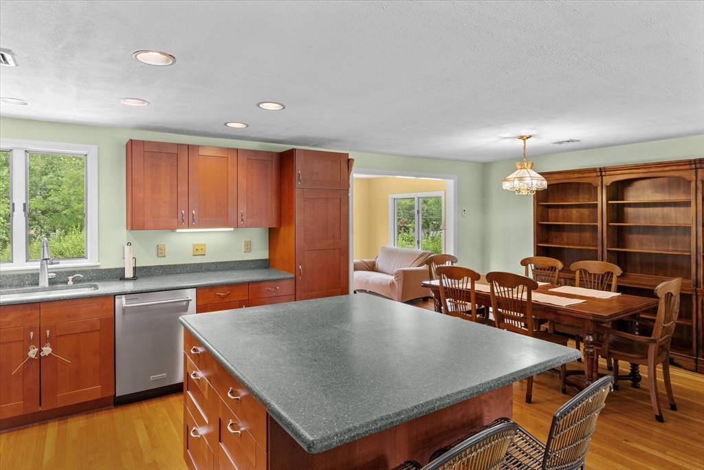 9 Brentwood Dr