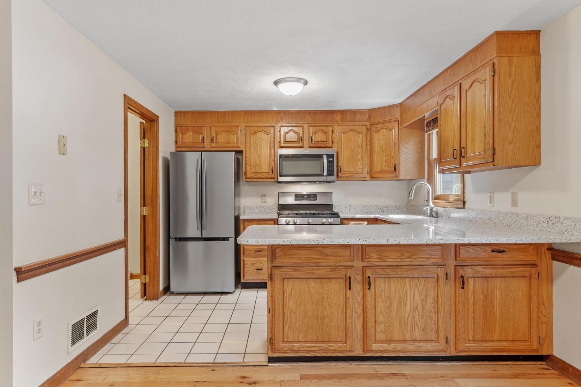 895 Wellman Avenue #895, Chelmsford, MA, 895 Wellman Avenue #895, Chelmsford, MA Photo #7