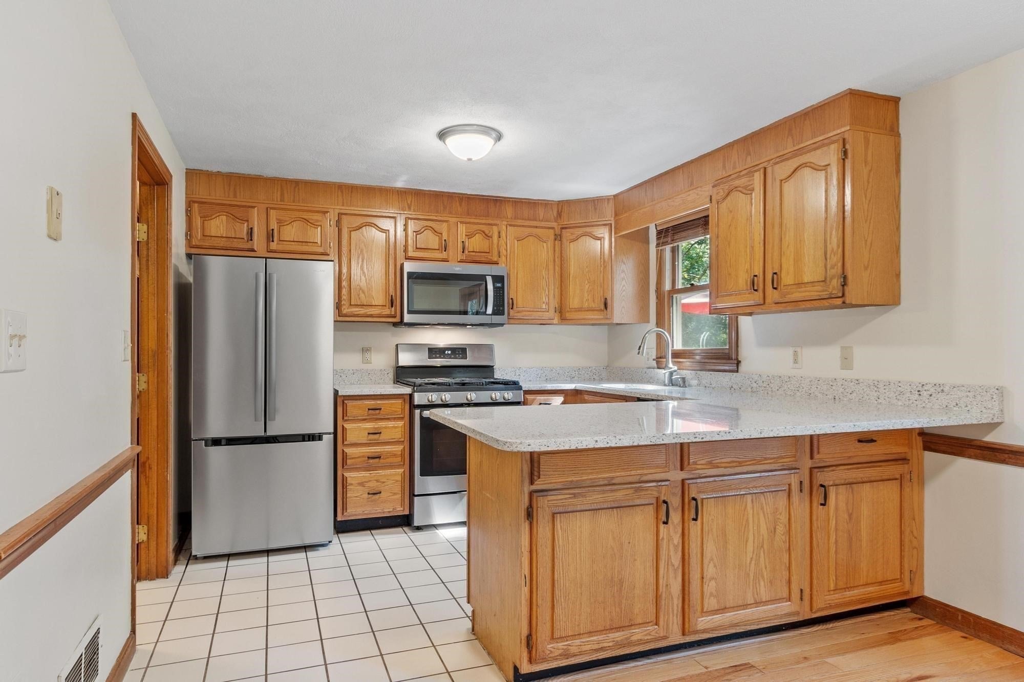 895 Wellman Avenue #895, Chelmsford, MA, 895 Wellman Avenue #895, Chelmsford, MA Photo #12