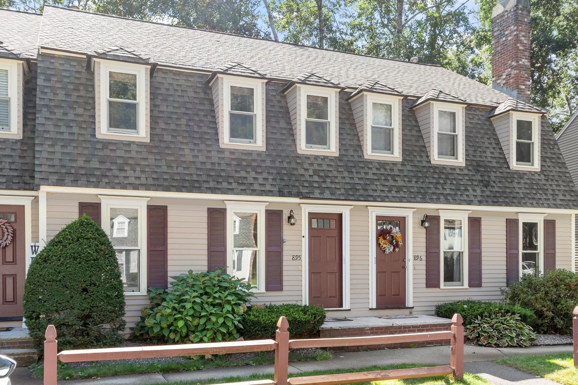 Photo of 895 Wellman Avenue, Chelmsford, MA
