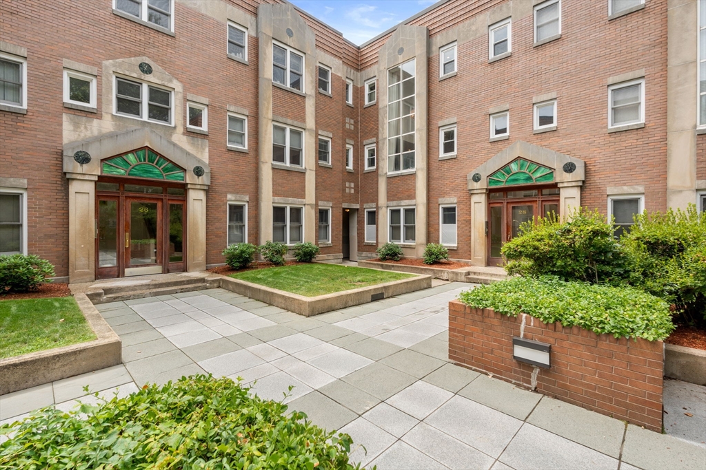 28 Parkman St 4