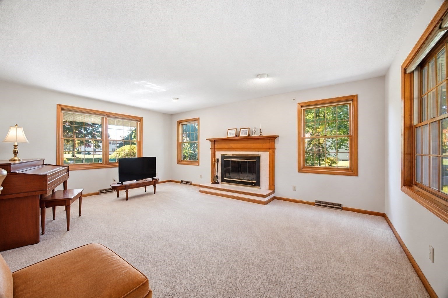 15 Tamarack Dr, East Longmeadow, MA, 15 Tamarack Dr, East Longmeadow, MA Photo #4