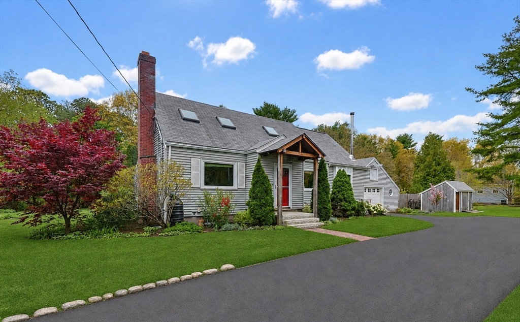Photo of 13 Lawrence Circle, Medfield, MA