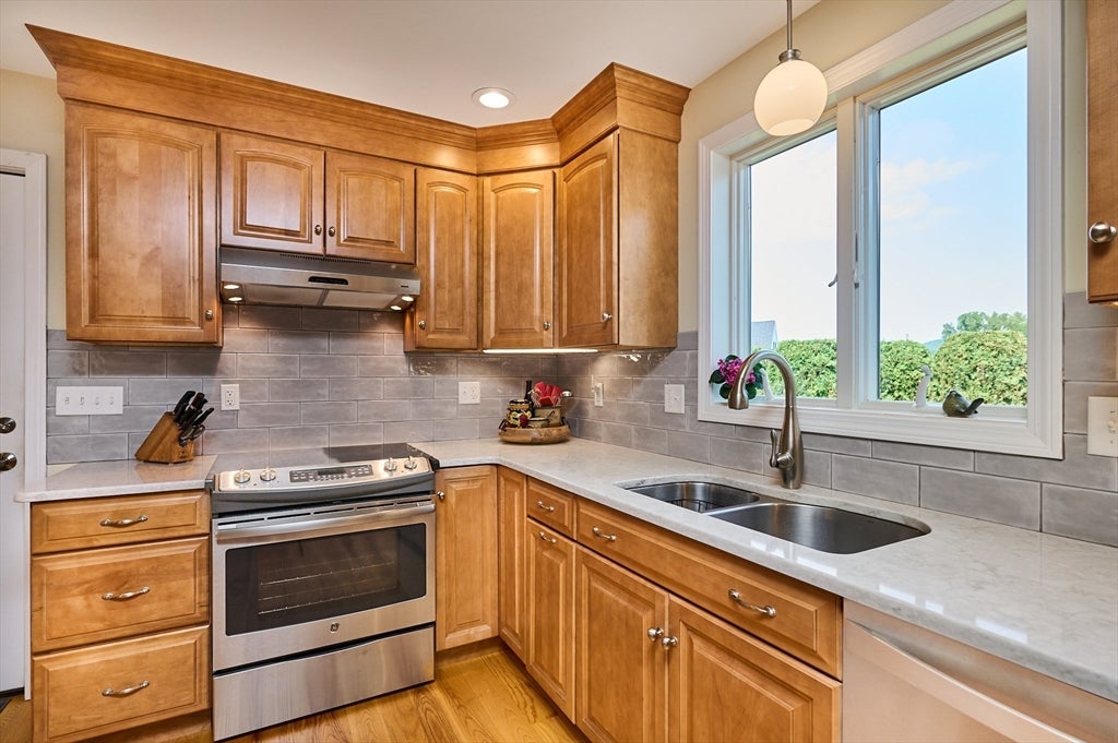 420 Hadley Rd, Sunderland, MA, 420 Hadley Rd, Sunderland, MA Photo #9