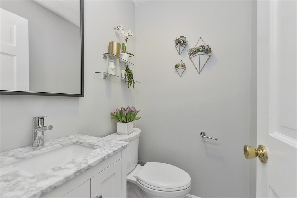 1045 Washington Street 1