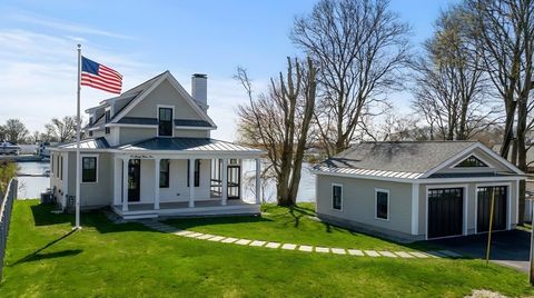 72 Ocean View Ave Swansea MA 02777