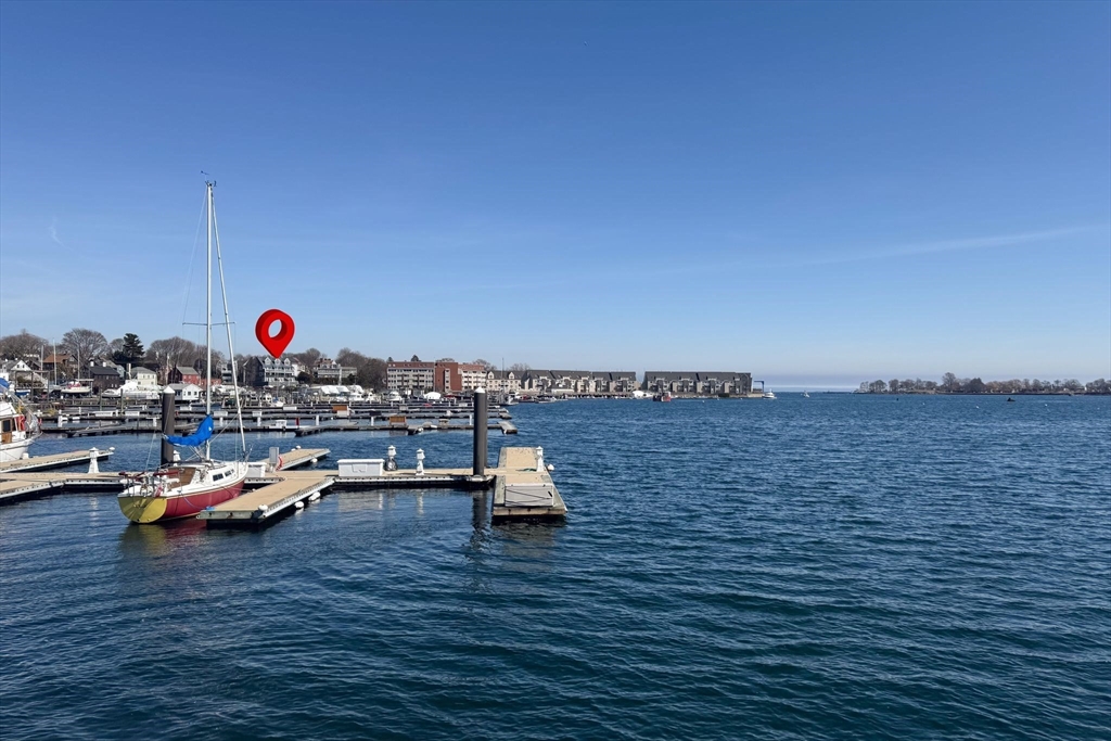 57 Front St 1