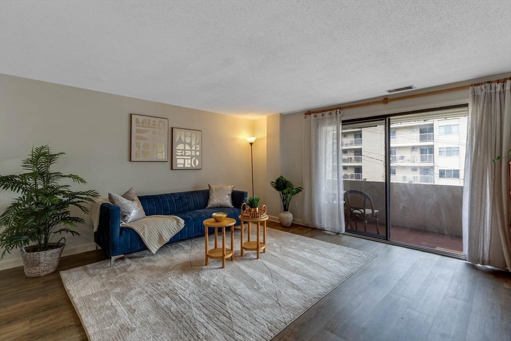 295 W Wyoming Ave 7B