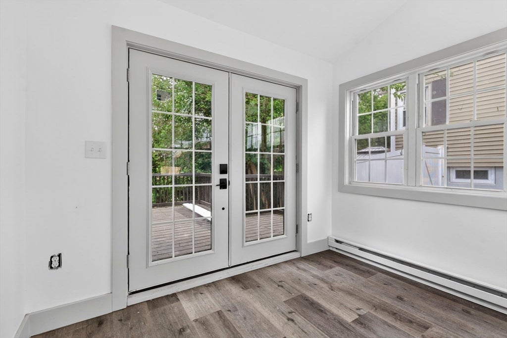 8 Bartlett St