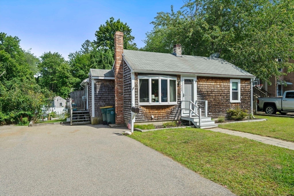 Photo of 723 Old Randolph St, Abington, MA