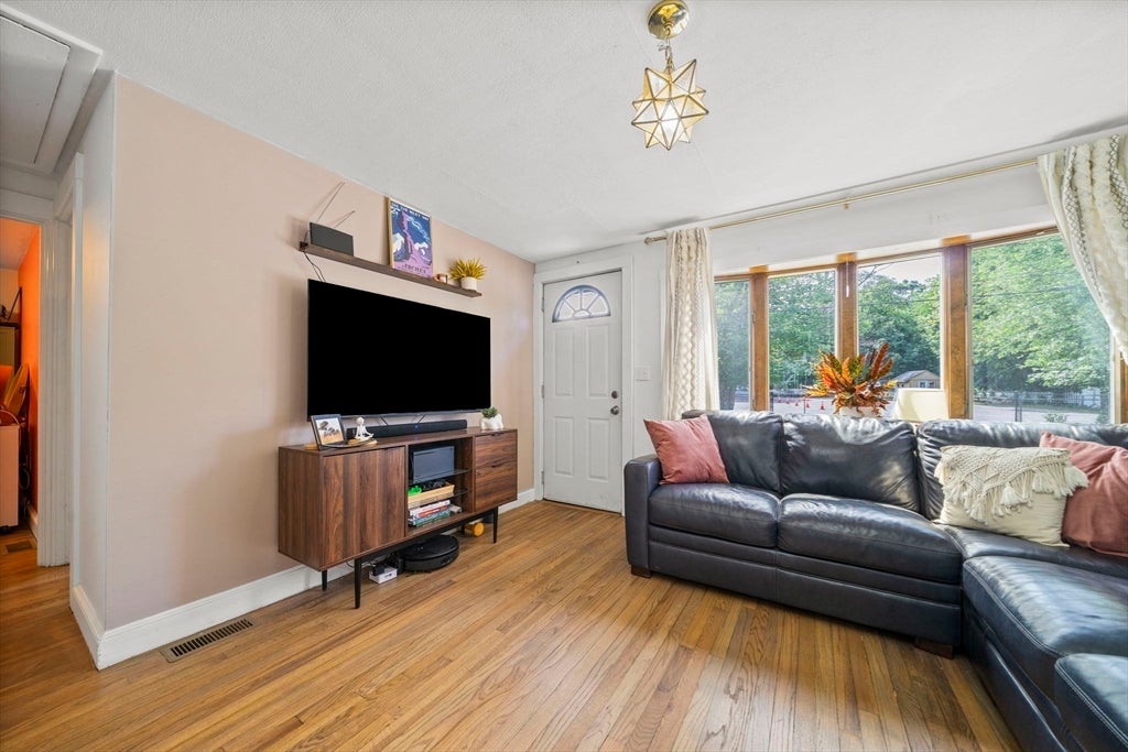 723 Old Randolph St, Abington, MA, 723 Old Randolph St, Abington, MA Photo #11