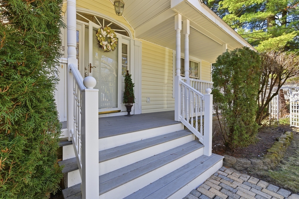 15 Nichols Street