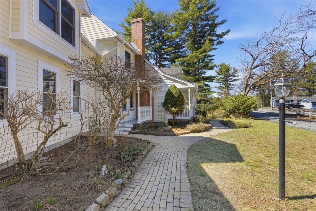15 Nichols Street