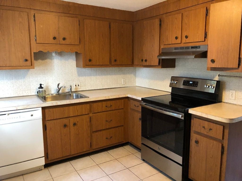132 Emerson Gardens Rd #132, Lexington, MA, 132 Emerson Gardens Rd #132, Lexington, MA Photo #3