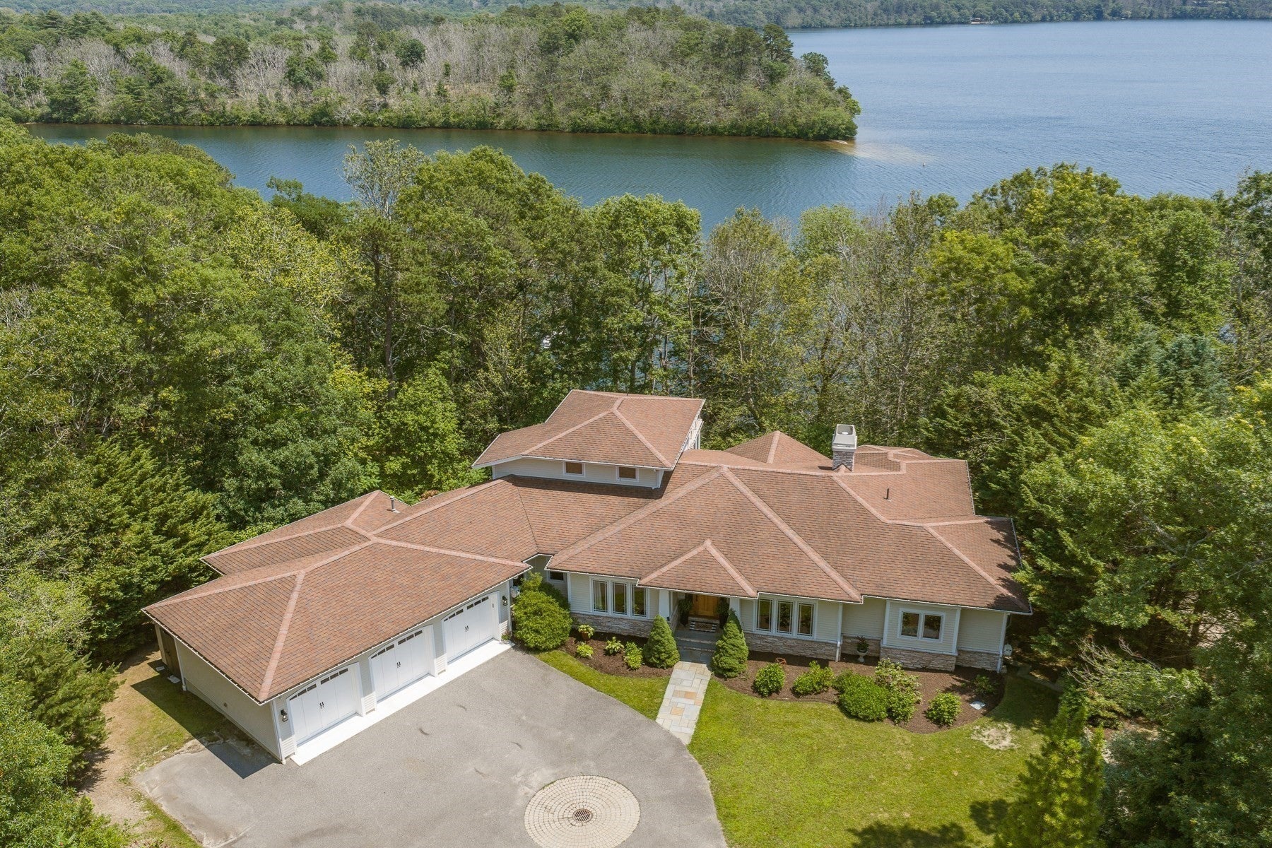 79 Pickerel Cove Cir, Mashpee, MA Photo #27