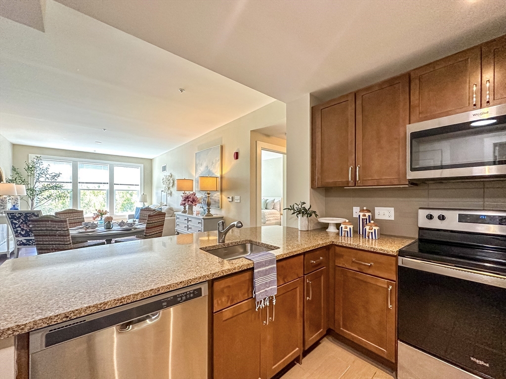 25 Stonehaven Dr. 412