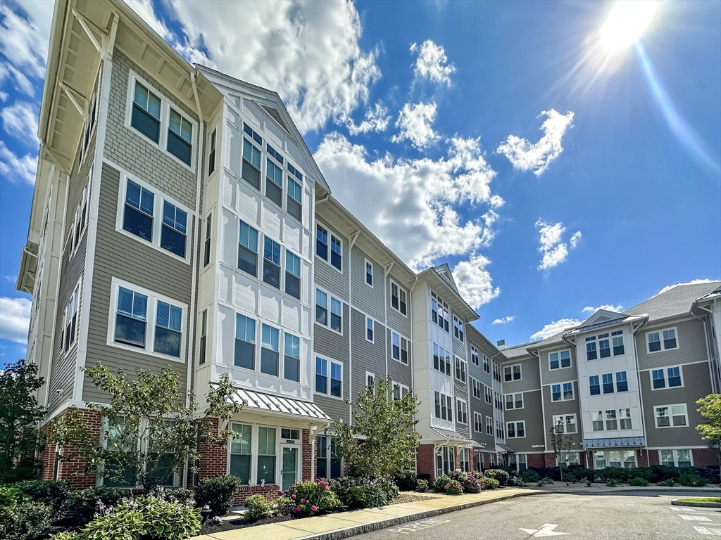 25 Stonehaven Dr. 412