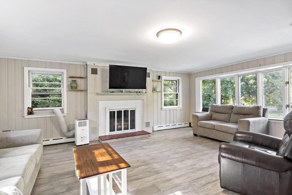 180 Moulton St